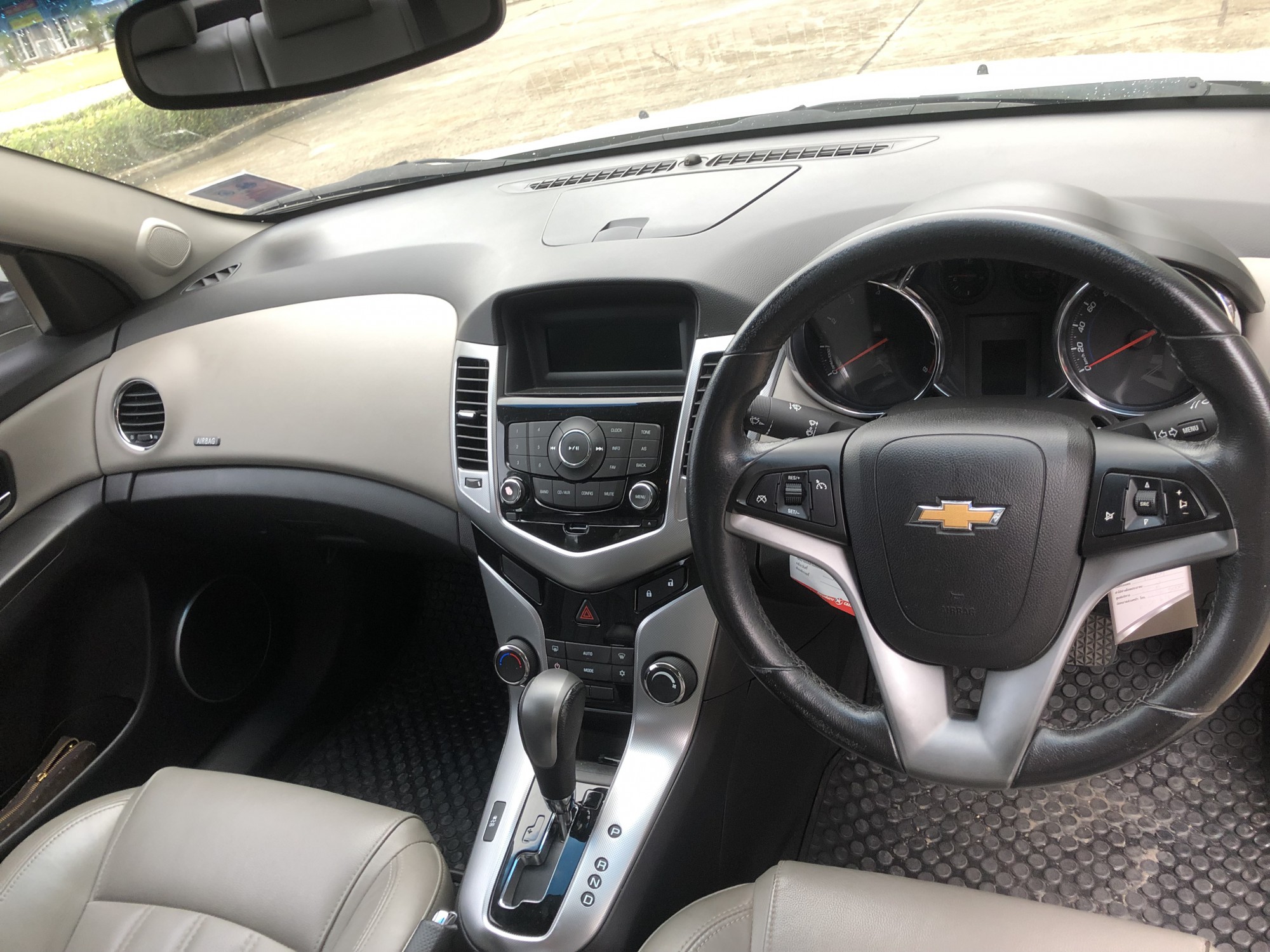 Chevrolet Cruze ปี 2012 สีขาว (รูปที่ 11)