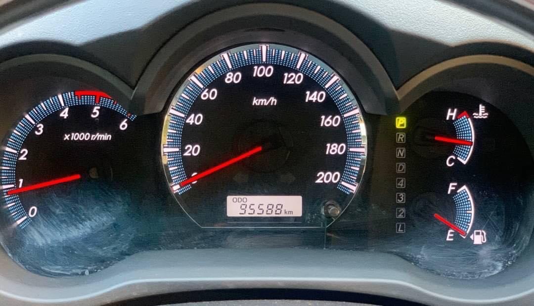 Toyota Fortuner ไมเนอร์เชนจ์ 2 ปี 2014 สีขาว (รูปที่ 9)