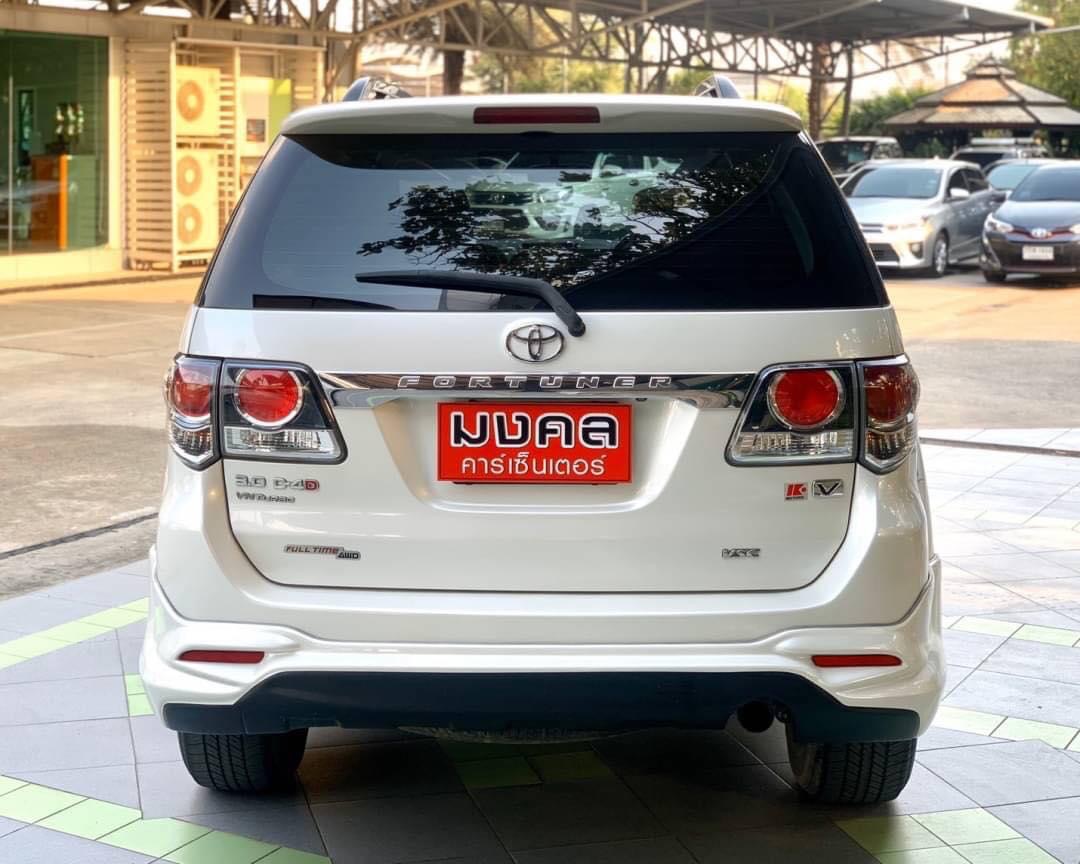 Toyota Fortuner ไมเนอร์เชนจ์ 2 ปี 2014 สีขาว (รูปที่ 4)