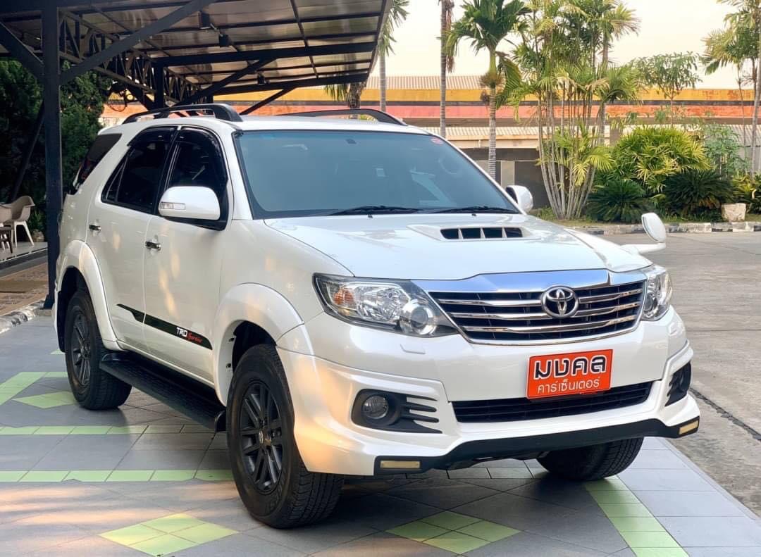 Toyota Fortuner ไมเนอร์เชนจ์ 2 ปี 2014 สีขาว (รูปที่ 3)