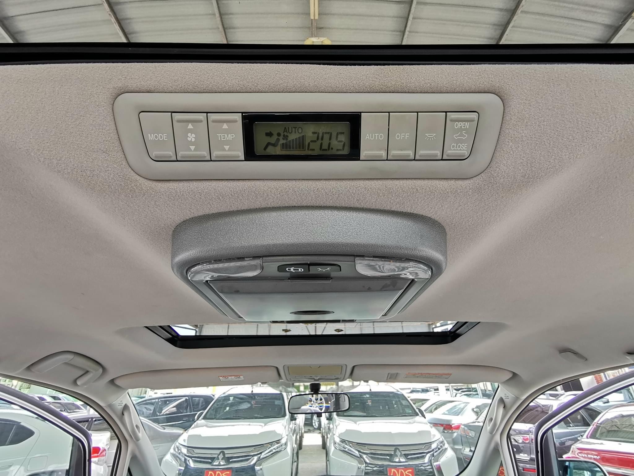 Toyota Alphard ปี 2004 สีเงิน (รูปที่ 23)