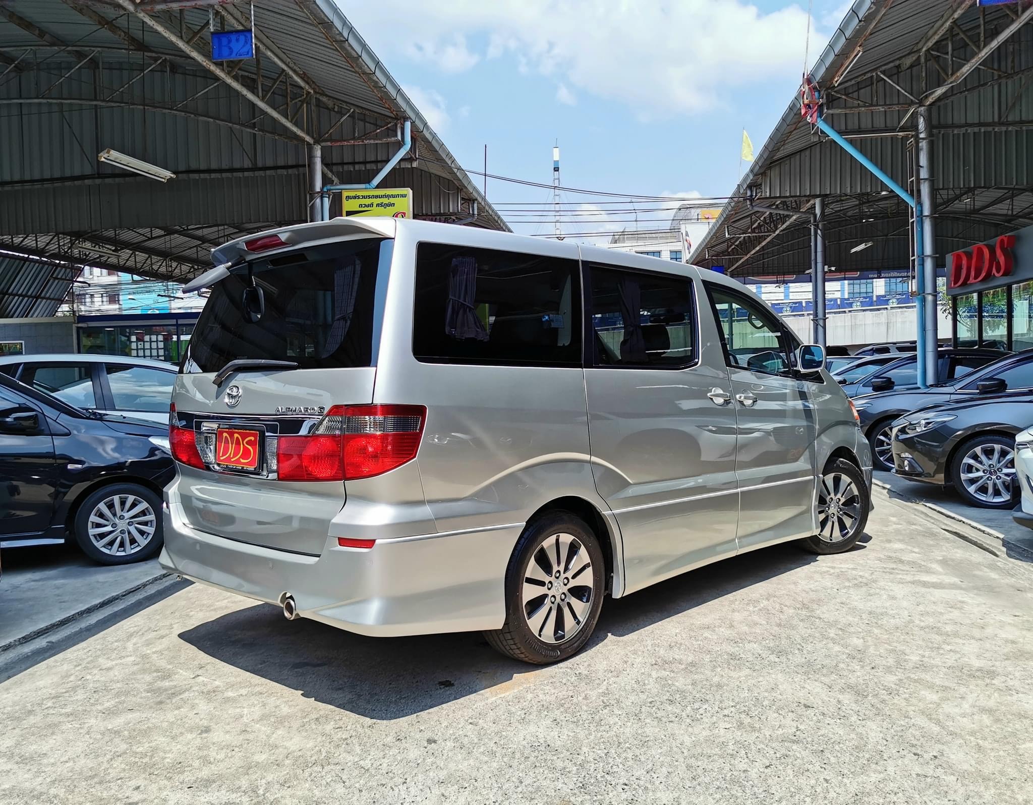 Toyota Alphard ปี 2004 สีเงิน (รูปที่ 6)