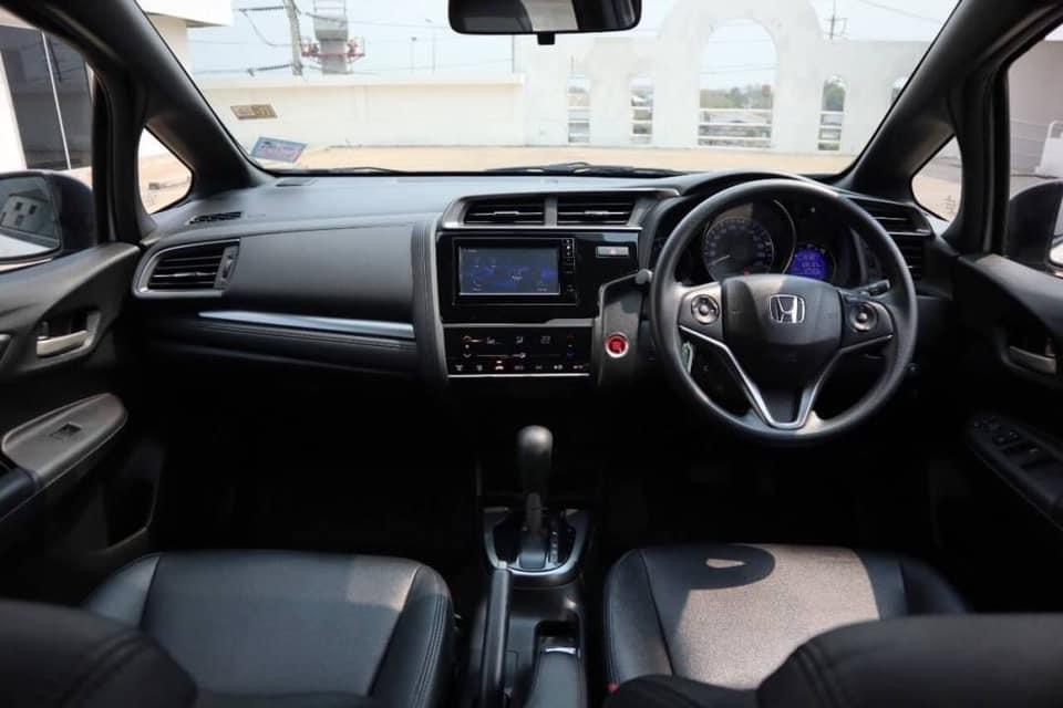 Honda Jazz GK ปี 2018 สีขาว