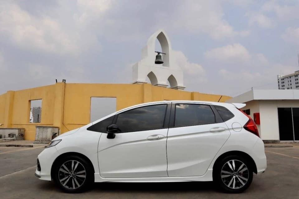 Honda Jazz GK ปี 2018 สีขาว (รูปที่ 3)