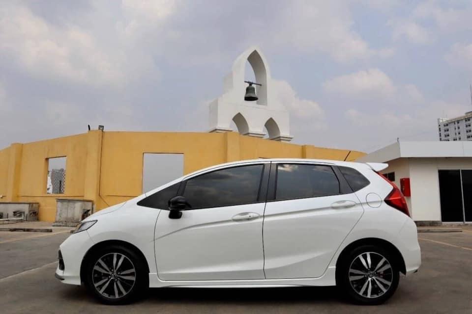 Honda Jazz GK ปี 2018 สีขาว