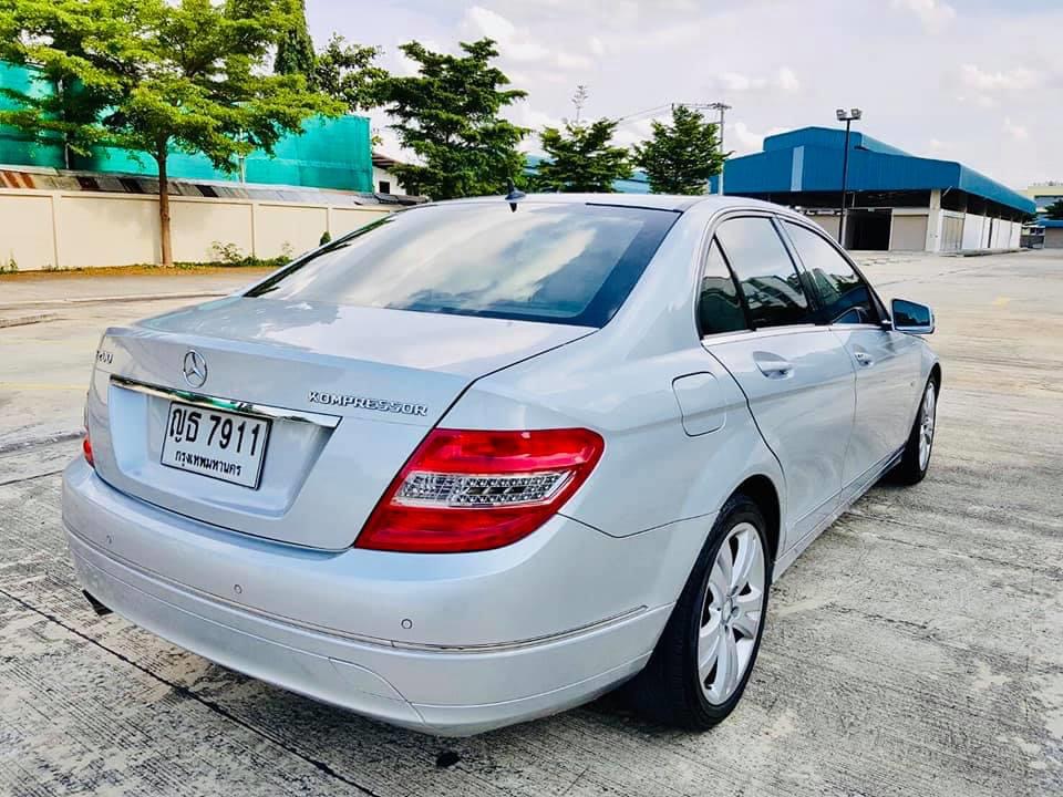 Mercedes-Benz C-Class W204 C200 ปี 2009 สีเงิน (รูปที่ 4)