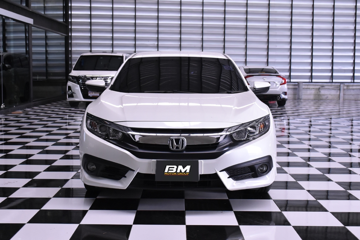 Honda Civic FC โฉม 4 ประตู ปี 2016 สีขาว (รูปที่ 2)