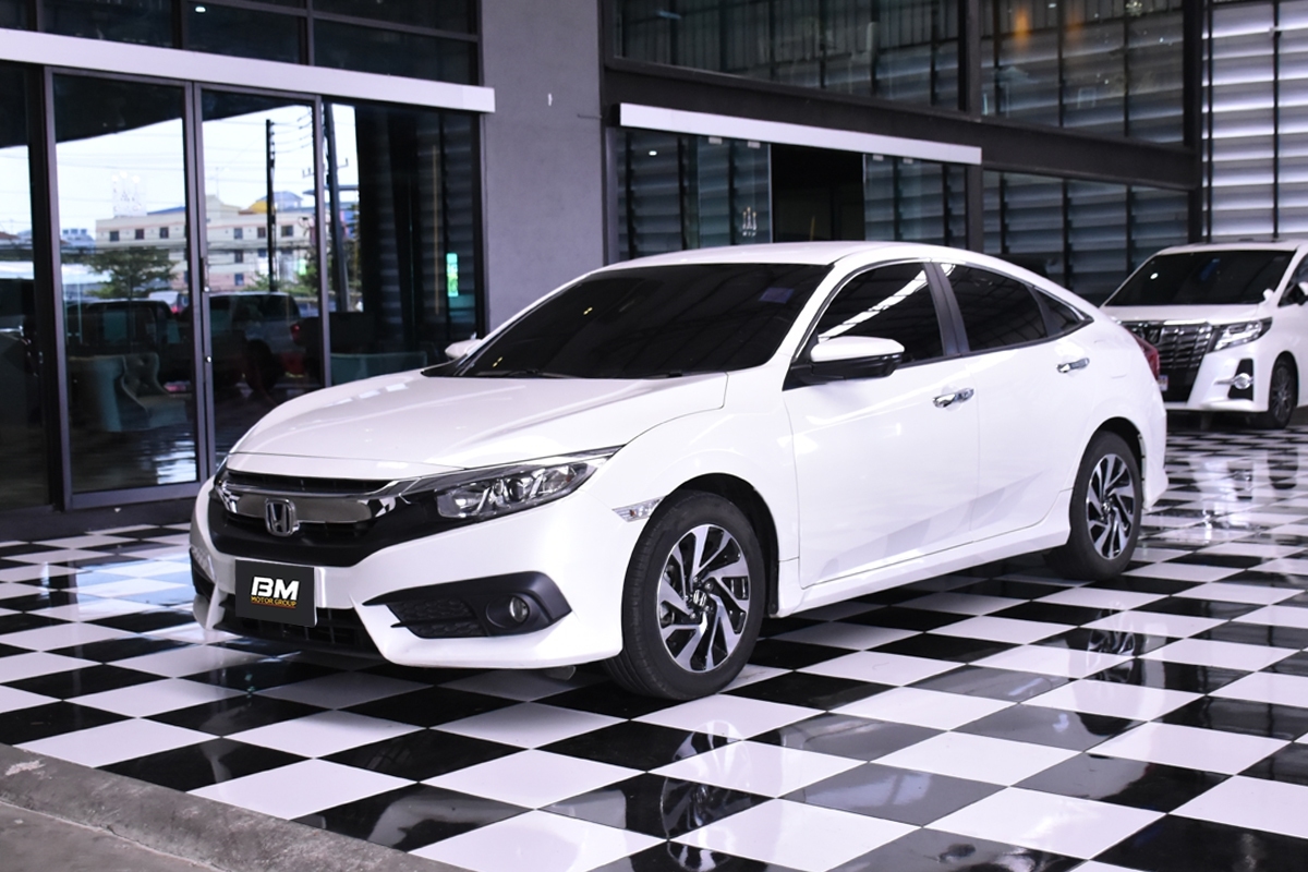Honda Civic FC โฉม 4 ประตู ปี 2016 สีขาว (รูปที่ 3)