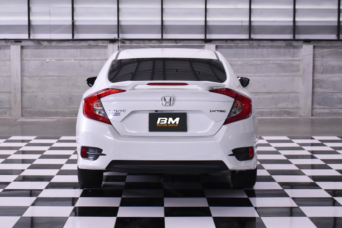 Honda Civic FC โฉม 4 ประตู ปี 2016 สีขาว (รูปที่ 4)