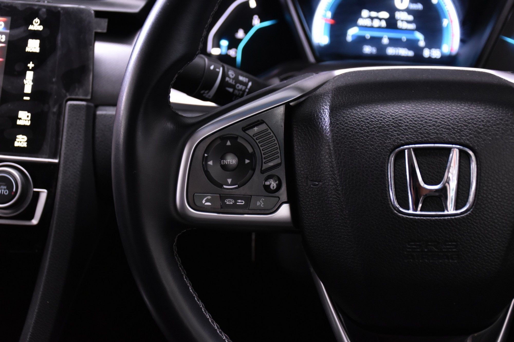 Honda Civic FC โฉม 4 ประตู ปี 2016 สีขาว (รูปที่ 16)