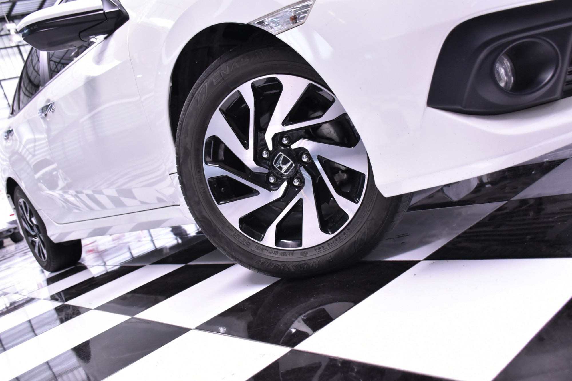 Honda Civic FC โฉม 4 ประตู ปี 2016 สีขาว (รูปที่ 19)