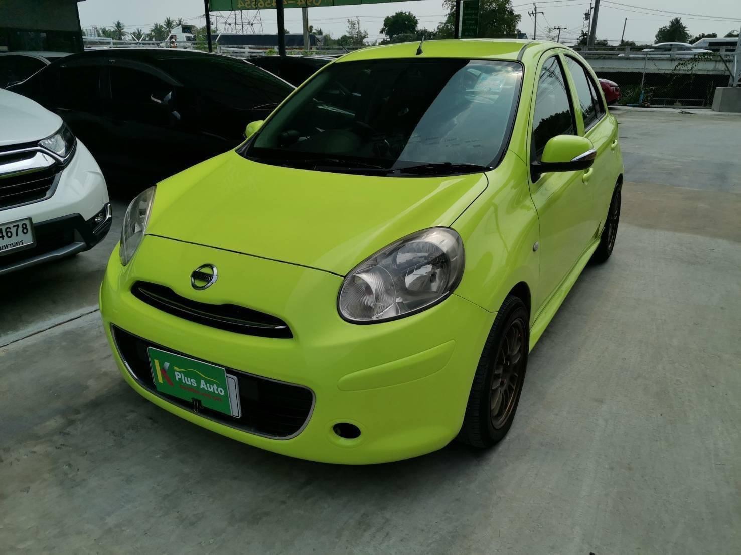 Nissan March ปี 2010 สีเขียว