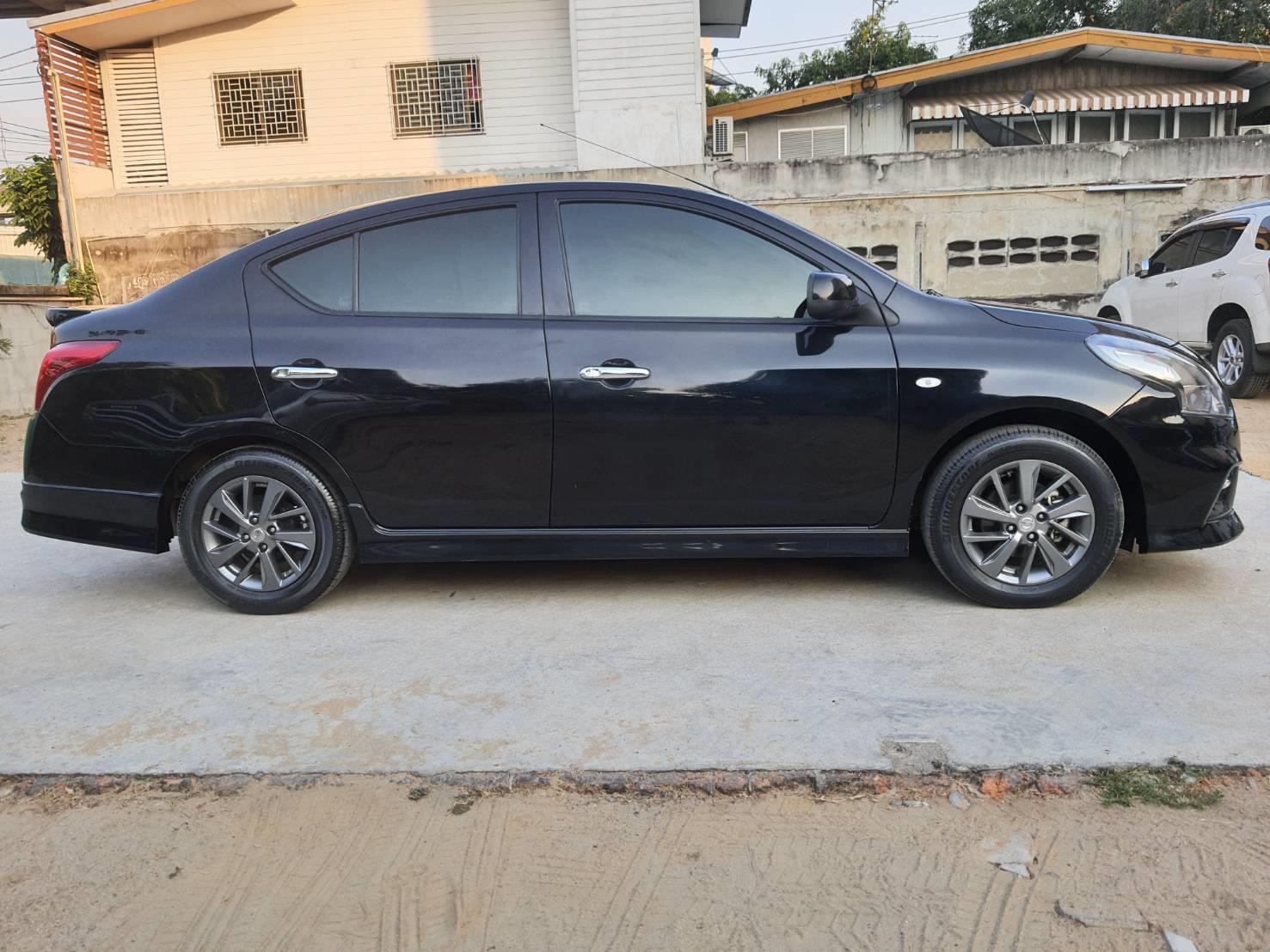 Nissan Almera ปี 2016 สีดำ (รูปที่ 4)