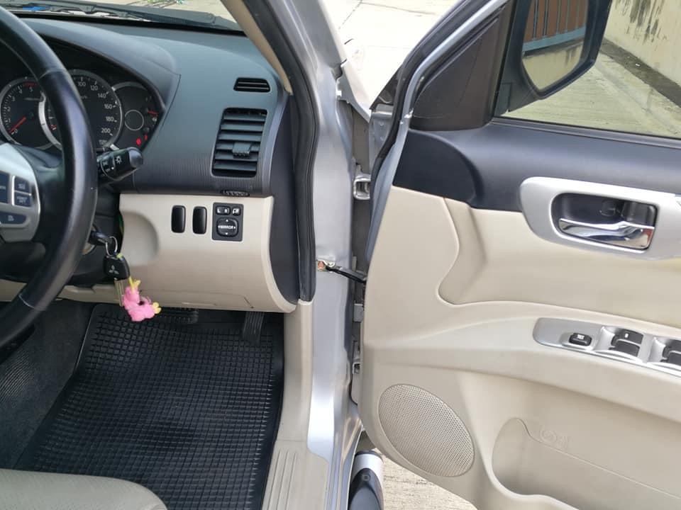 Mitsubishi Pajero Sport ปี 2011 สีเงิน (รูปที่ 12)