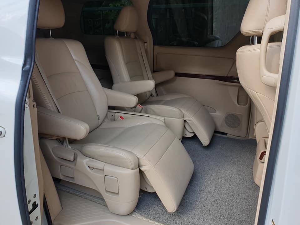 Toyota Vellfire ปี 2009 สีขาว