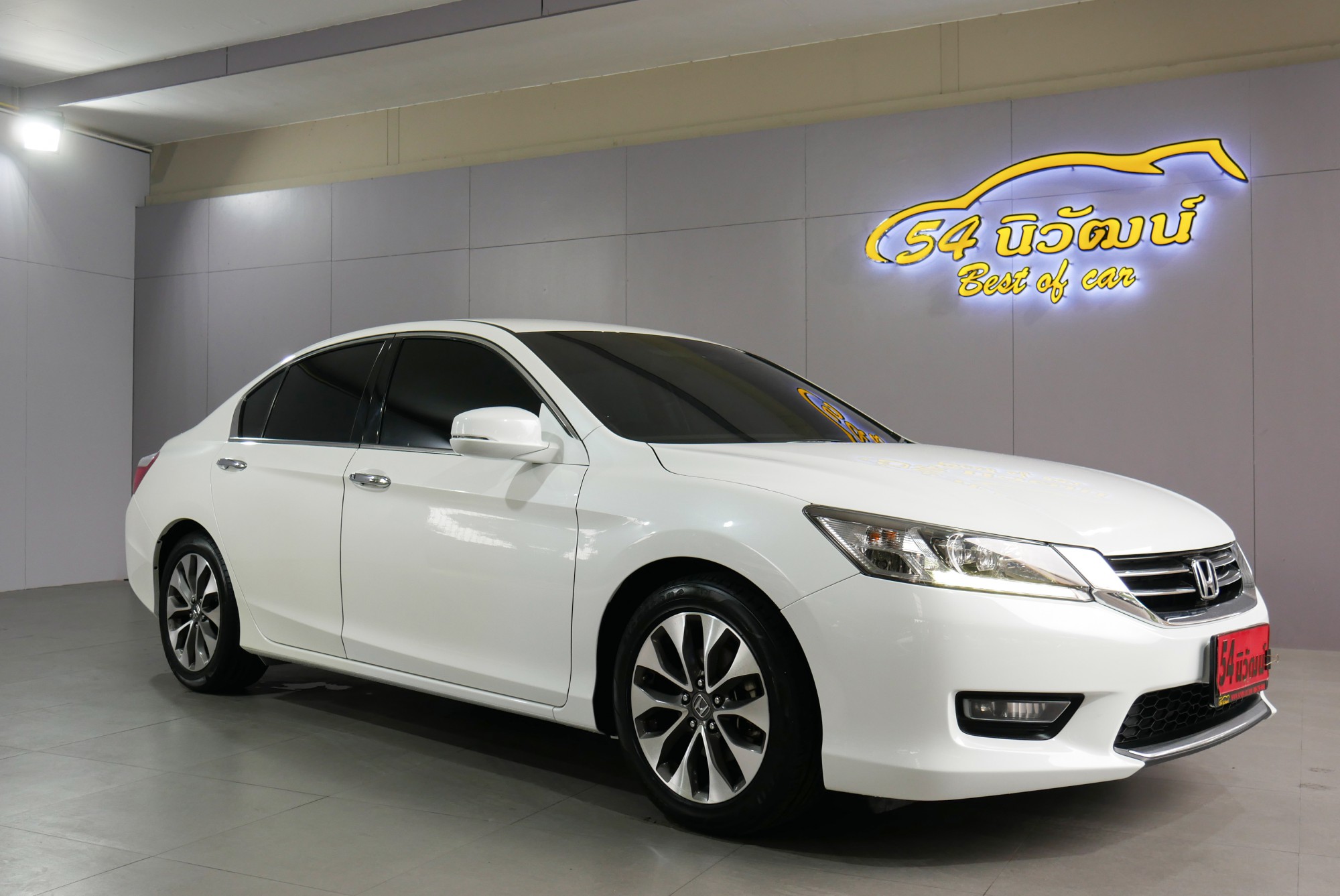 Honda Accord Gen 9 ปี 2013 สีขาว
