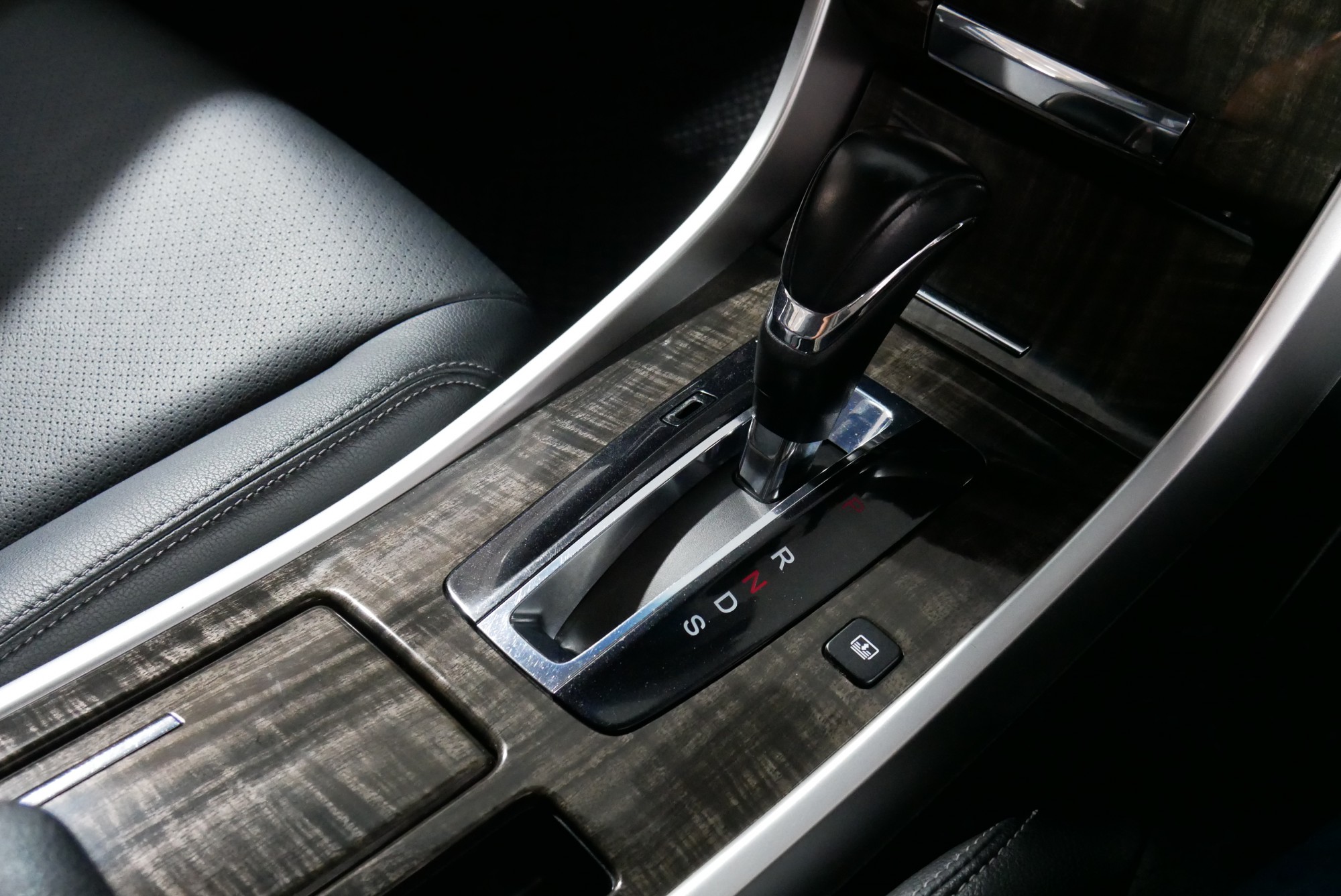 Honda Accord Gen 9 ปี 2013 สีขาว (รูปที่ 12)