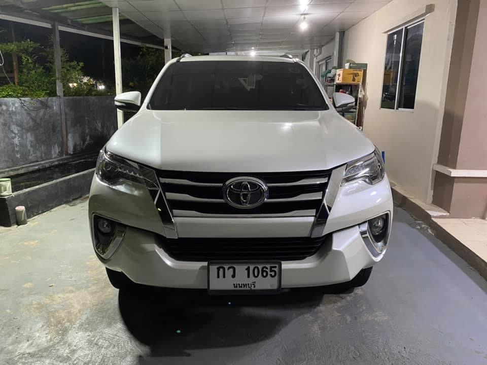 Toyota Fortuner ปี 2016 สีขาว