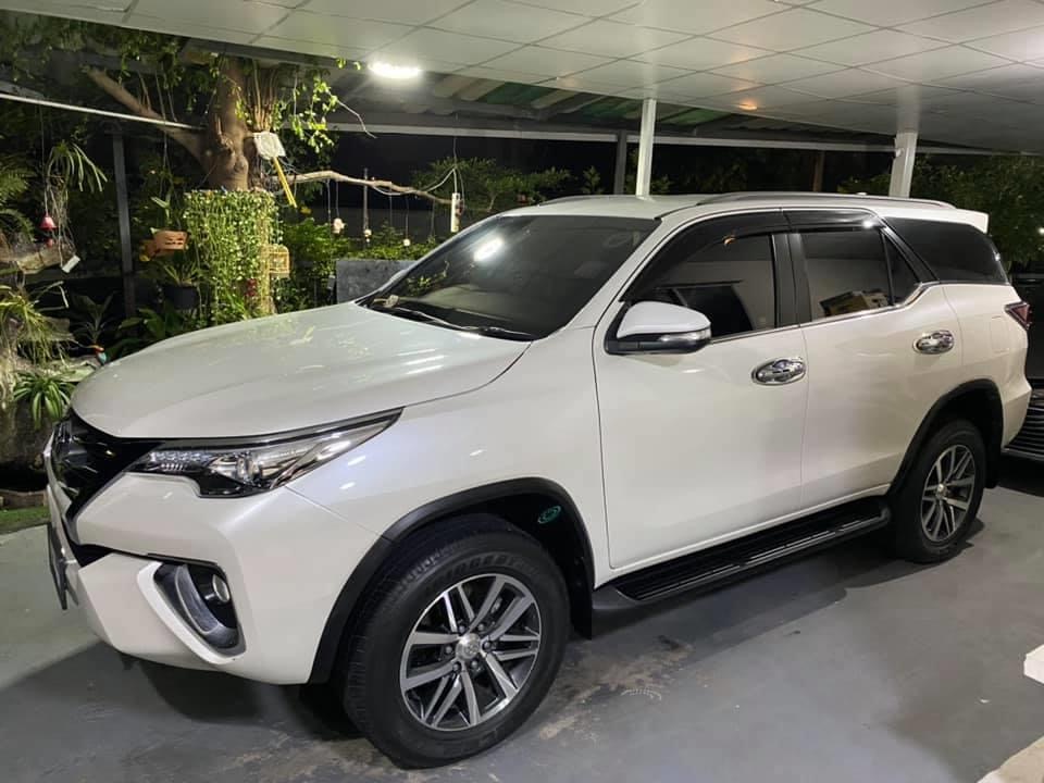 Toyota Fortuner ปี 2016 สีขาว