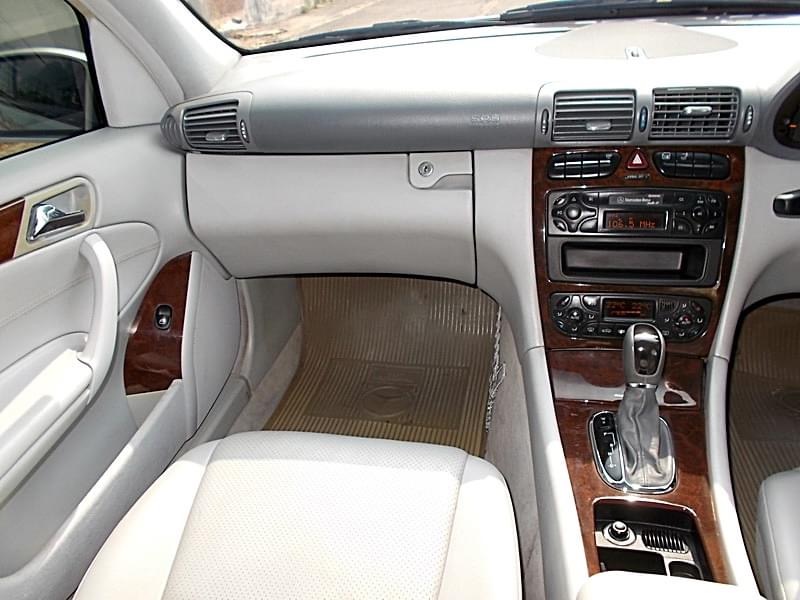 Mercedes-Benz C-Class W203 C180 ปี 2000 สีเทา (รูปที่ 12)
