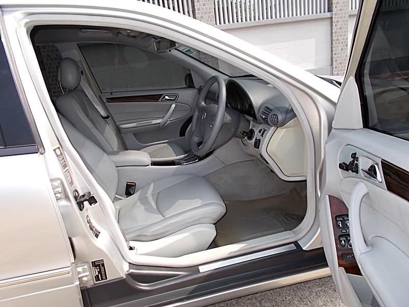 Mercedes-Benz C-Class W203 C180 ปี 2000 สีเทา (รูปที่ 11)