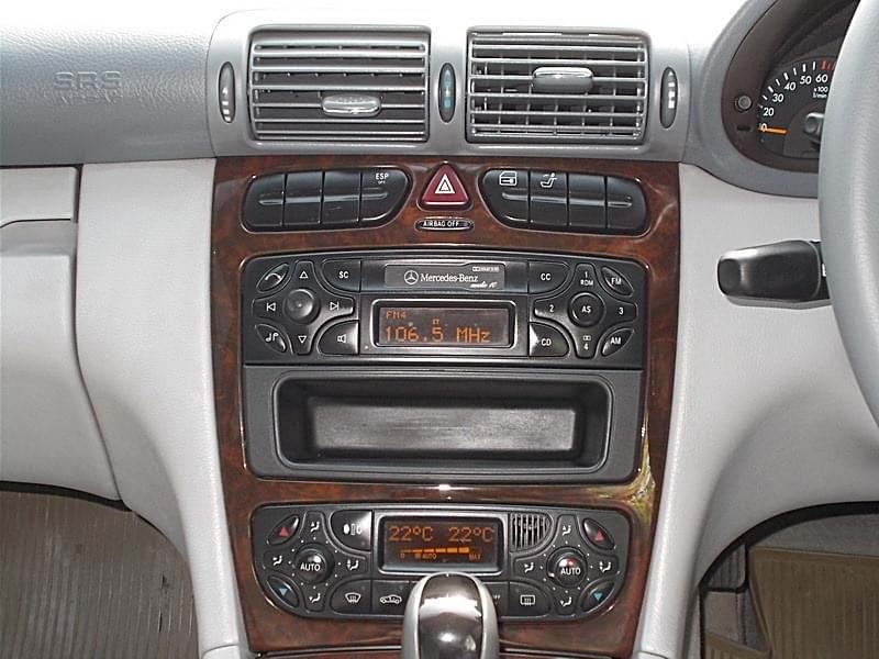 Mercedes-Benz C-Class W203 C180 ปี 2000 สีเทา (รูปที่ 14)