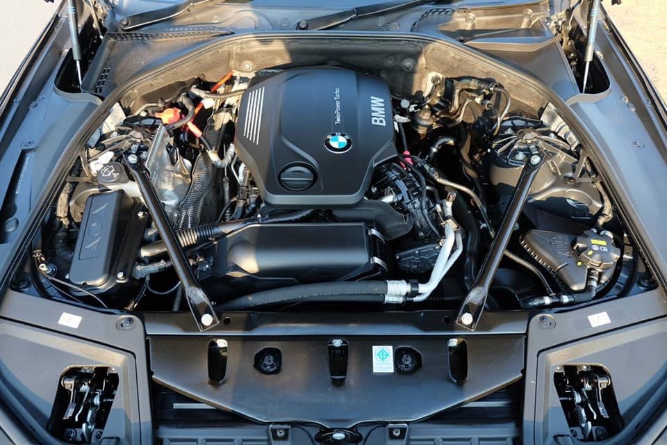 BMW 5 Series F10 520d ปี 2017 สีดำ (รูปที่ 9)