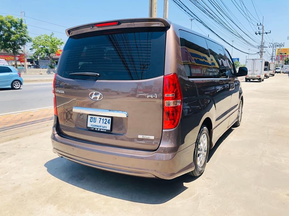 Hyundai H-1 ปี 2014 สีเทา