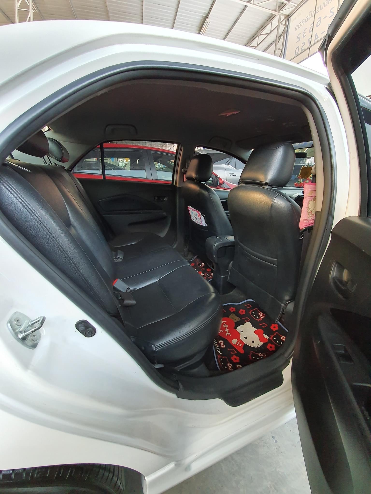 Toyota Vios ปี 2012 สีขาว (รูปที่ 6)
