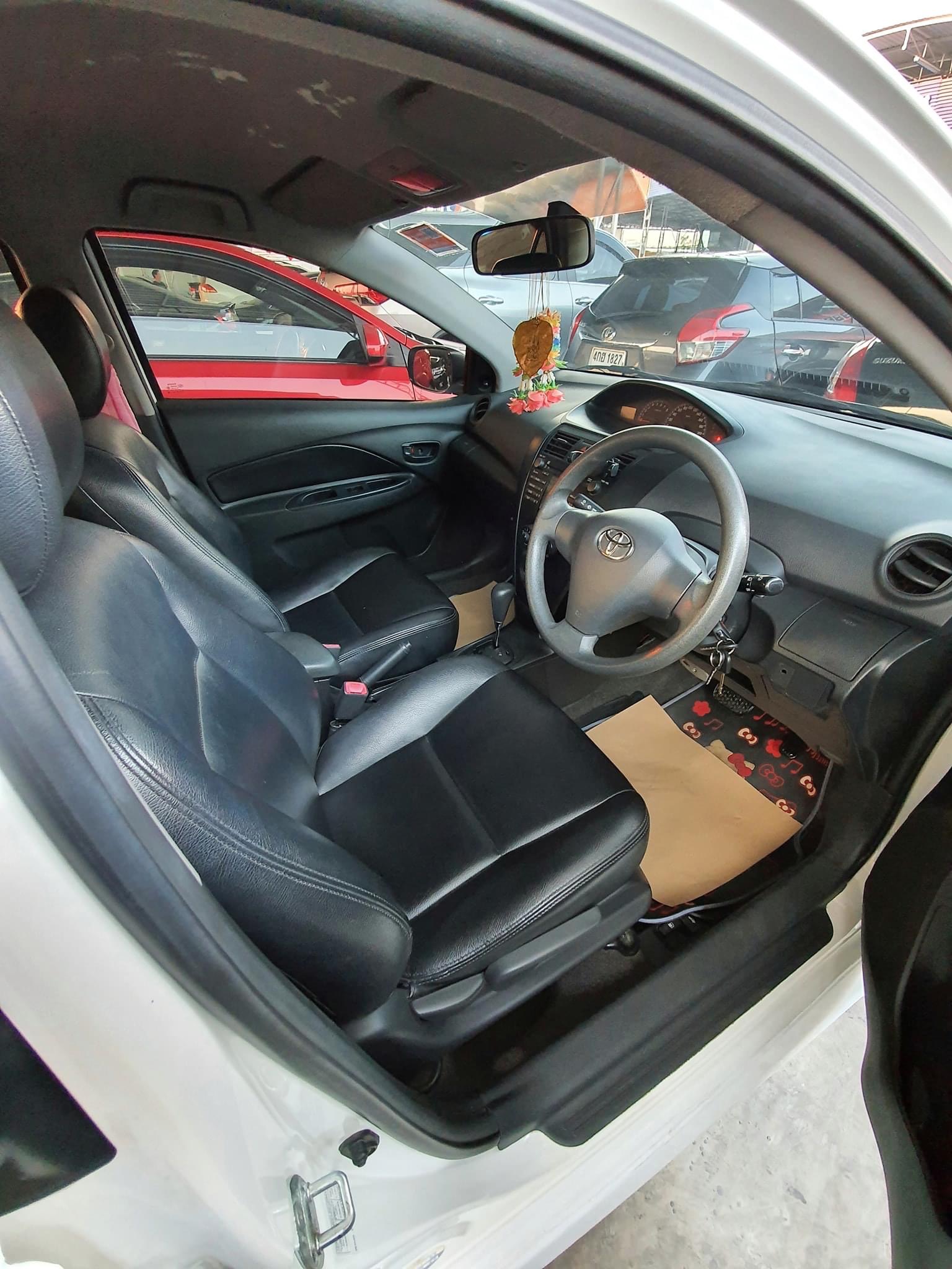 Toyota Vios ปี 2012 สีขาว