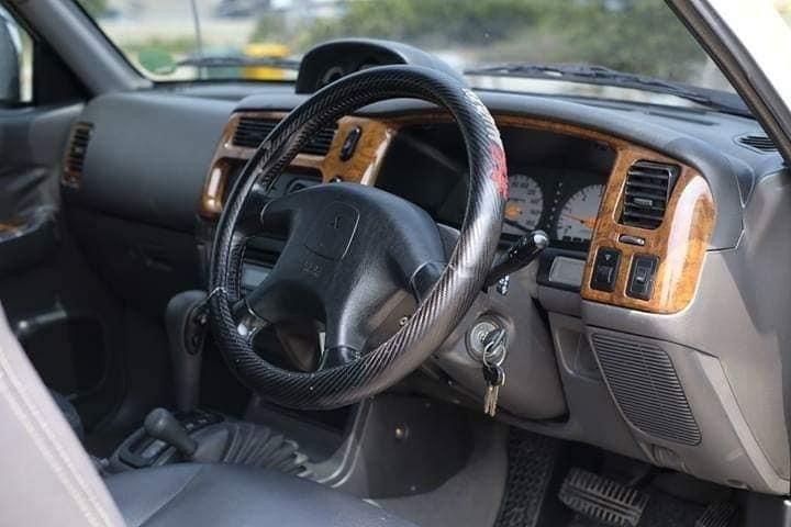 Mitsubishi Strada G-Wagon ปี 2002 สีขาว (รูปที่ 11)