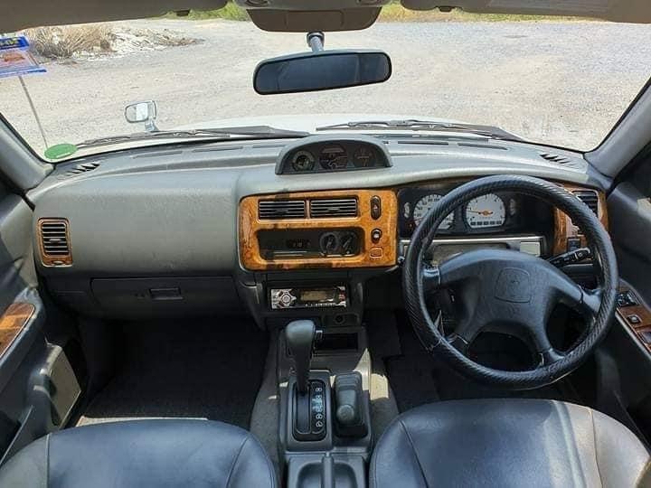 Mitsubishi Strada G-Wagon ปี 2002 สีขาว (รูปที่ 9)