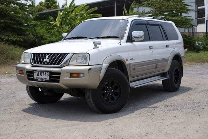Mitsubishi Strada G-Wagon ปี 2002 สีขาว