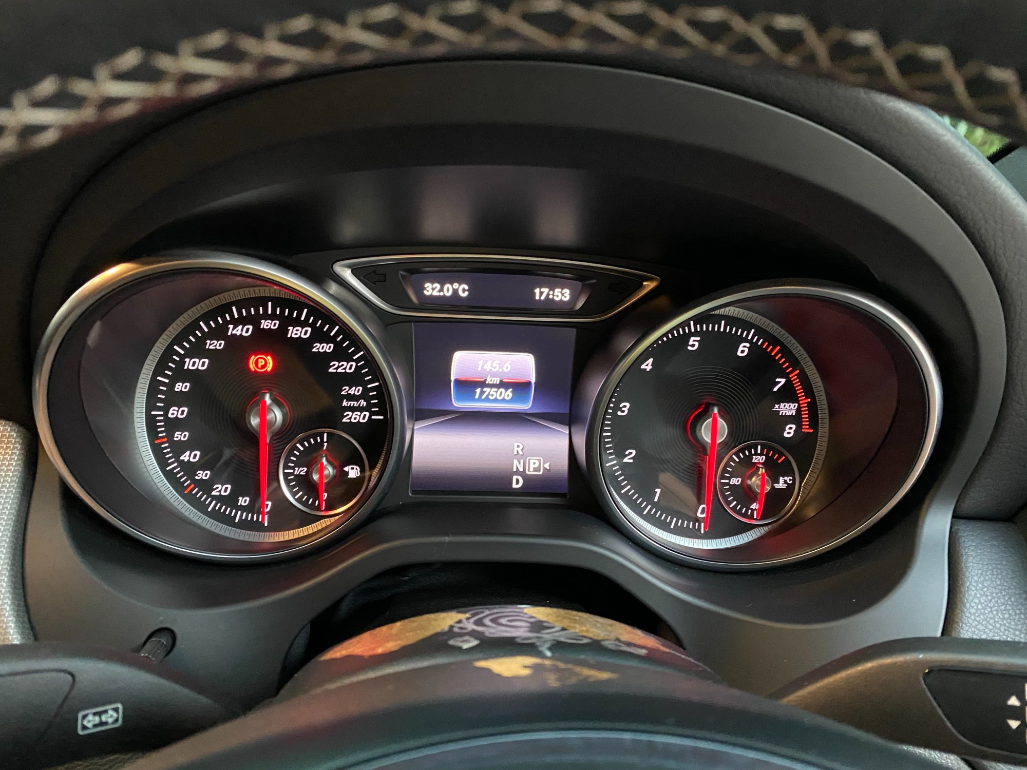 Mercedes-Benz CLA-Class C117 CLA200 ปี 2016 สีขาว รถวิ่งน้อยหมื่นกว่าโล ตัวไมเนอร์แล้ว (รูปที่ 8)