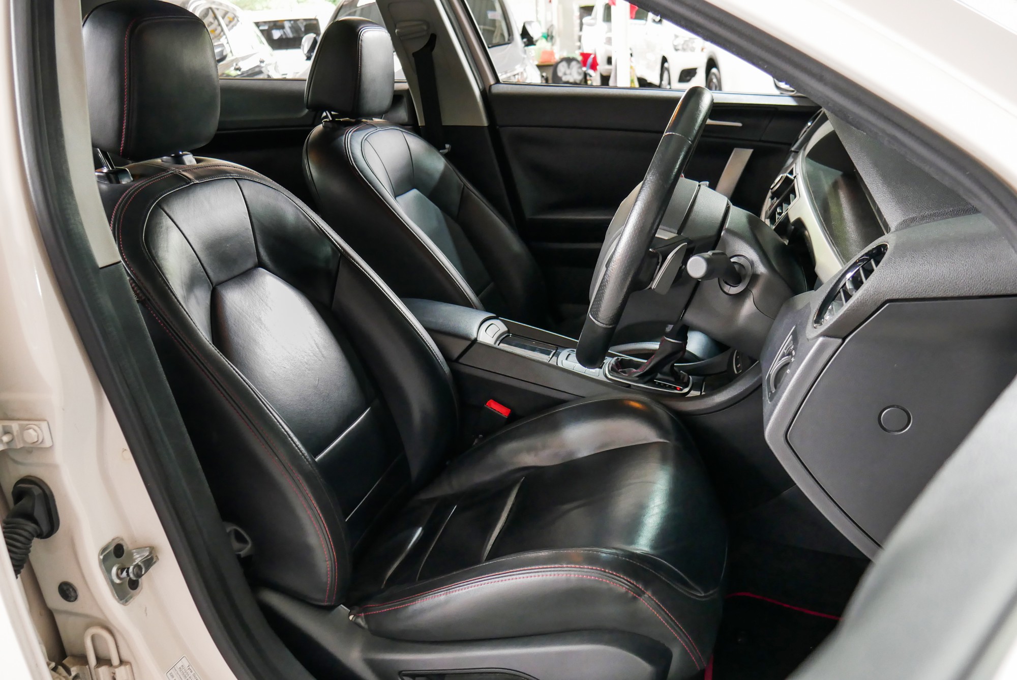 MG MG6 Fastback ปี 2014 สีขาว (รูปที่ 18)