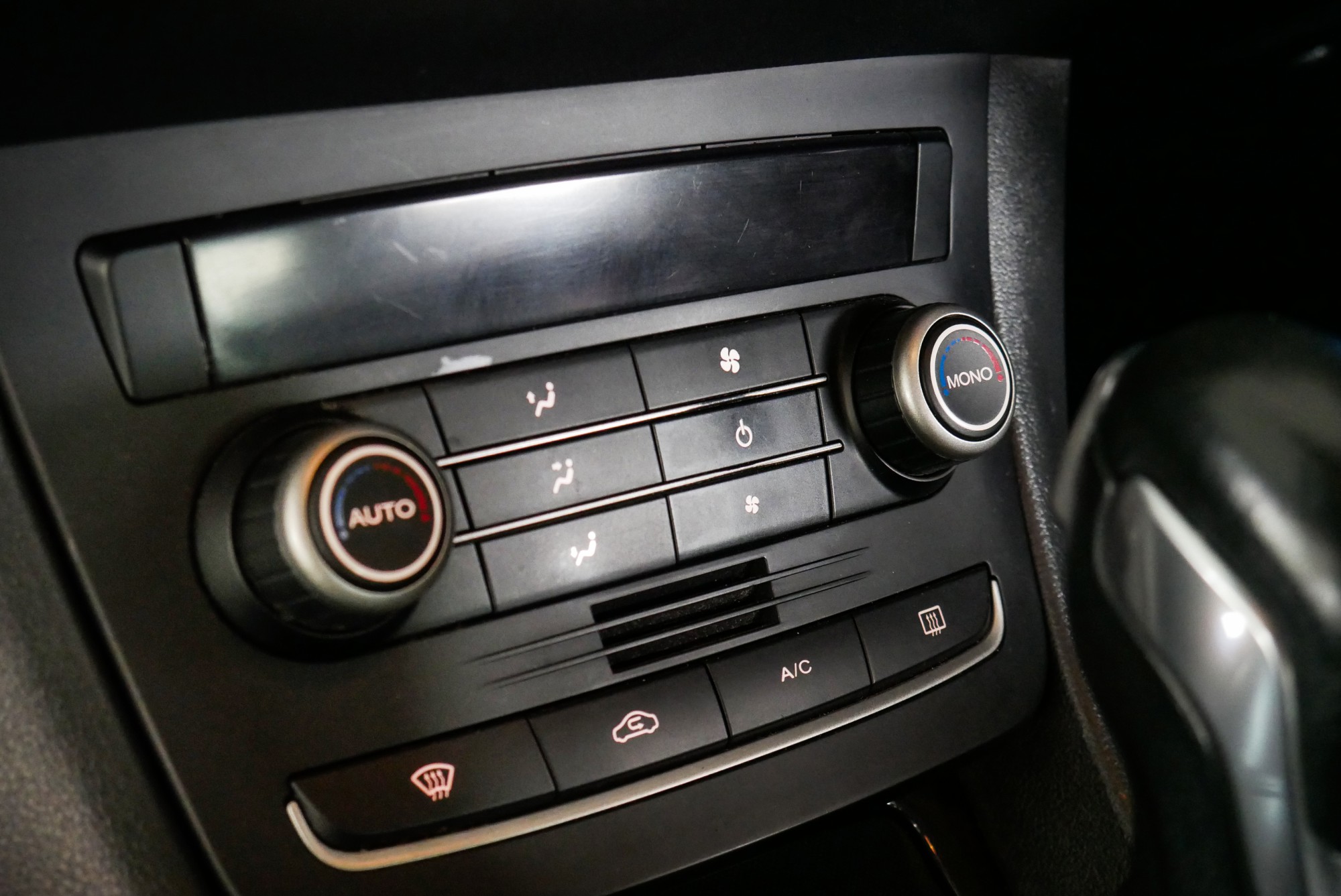 MG MG6 Fastback ปี 2014 สีขาว (รูปที่ 19)