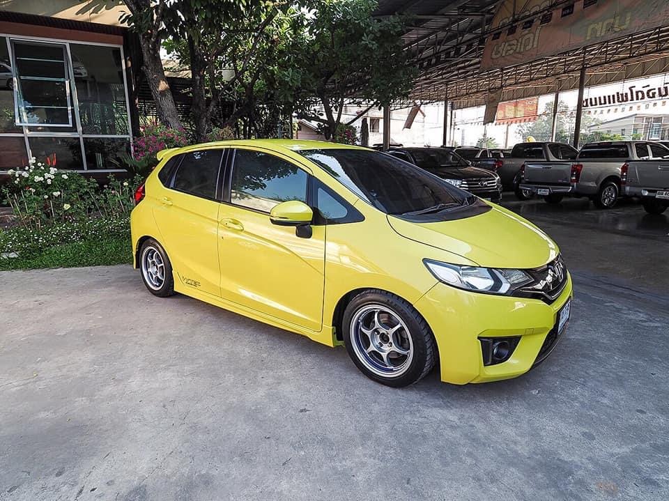 Honda Jazz GK ปี 2015 สีเหลือง