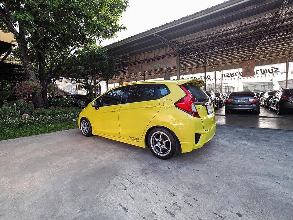 Honda Jazz GK ปี 2015 สีเหลือง (รูปที่ 15)