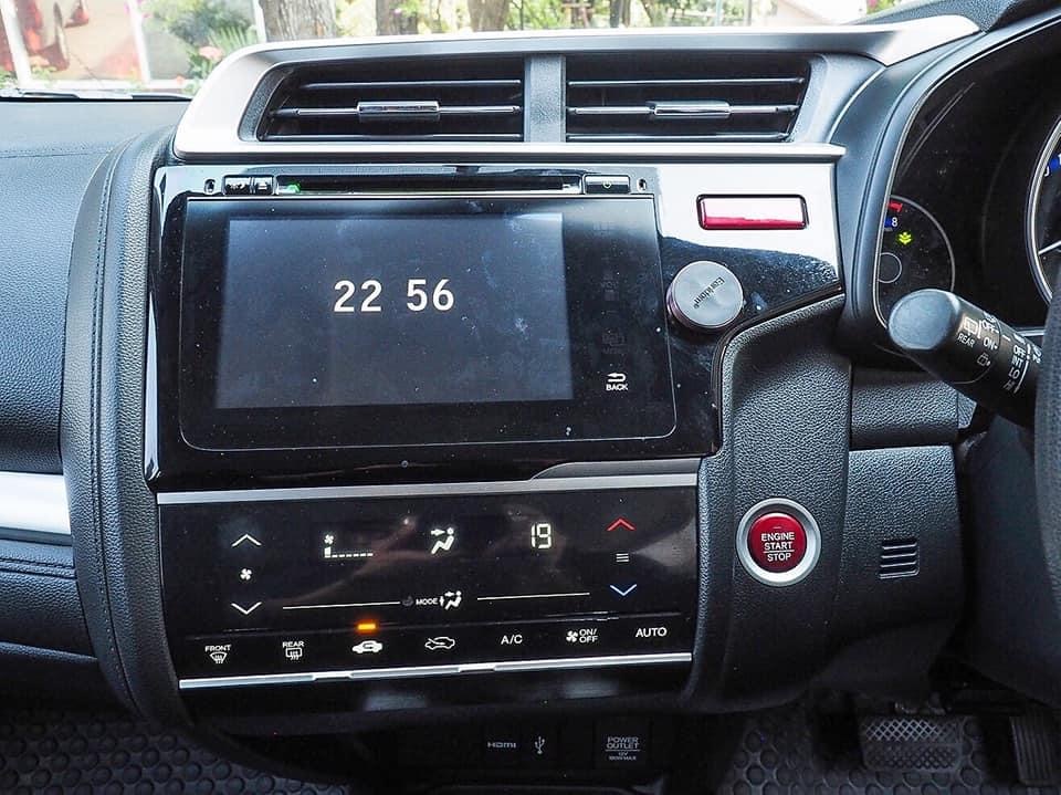 Honda Jazz GK ปี 2015 สีเหลือง (รูปที่ 8)