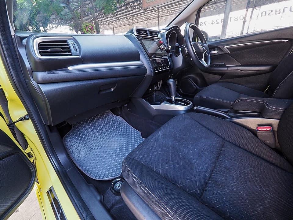 Honda Jazz GK ปี 2015 สีเหลือง (รูปที่ 10)