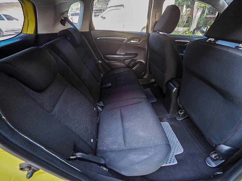 Honda Jazz GK ปี 2015 สีเหลือง (รูปที่ 12)