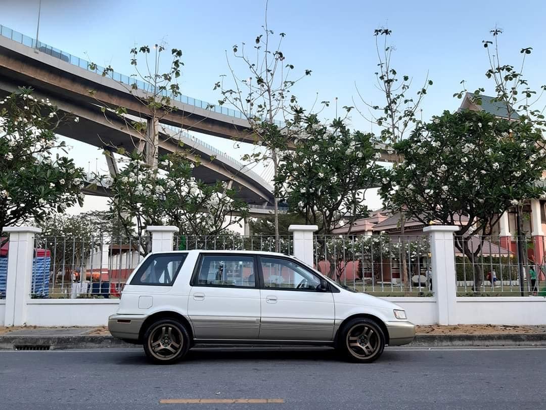 Mitsubishi Space Wagon ปี 1994 สีขาว (รูปที่ 3)