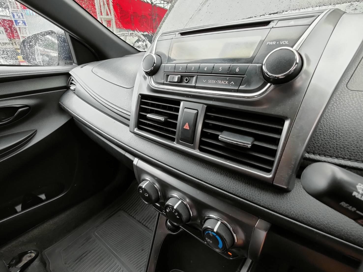 Toyota Yaris ปี 2014 สีขาว (รูปที่ 16)