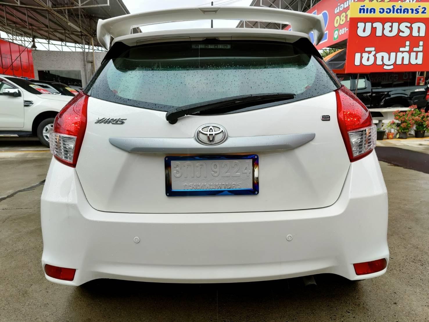 Toyota Yaris ปี 2014 สีขาว