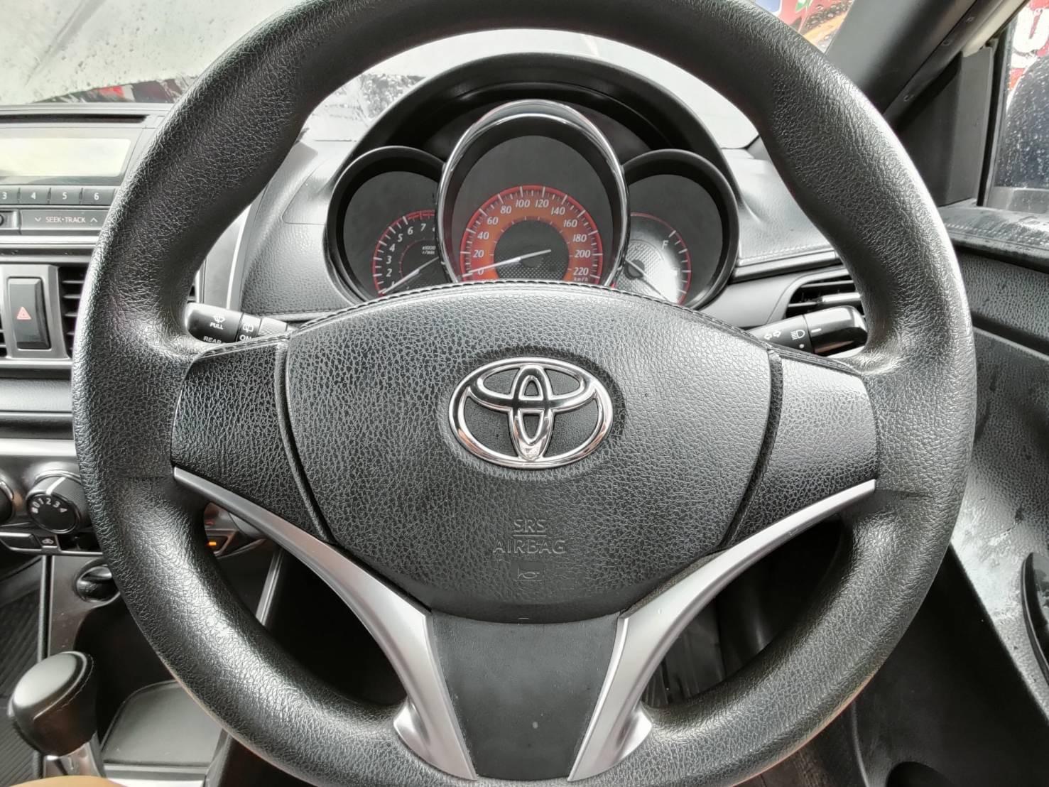 Toyota Yaris ปี 2014 สีขาว (รูปที่ 13)