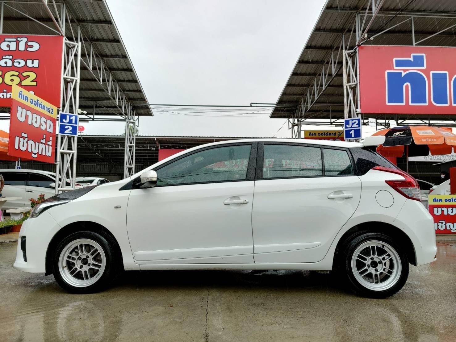 Toyota Yaris ปี 2014 สีขาว (รูปที่ 8)