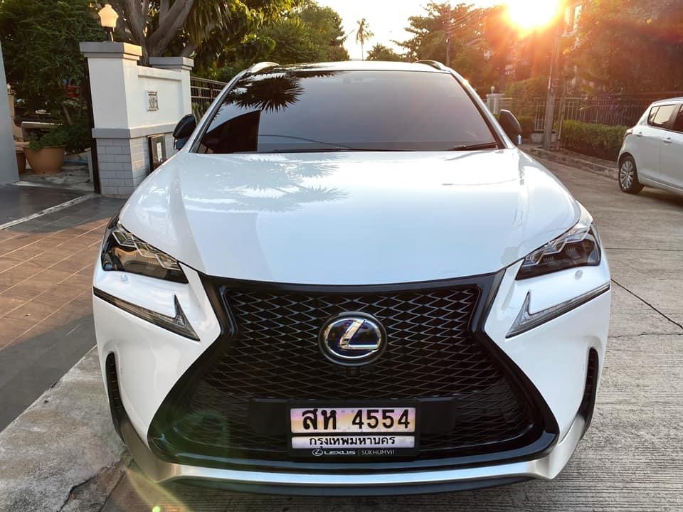 Lexus NX ปี 2015 สีขาว