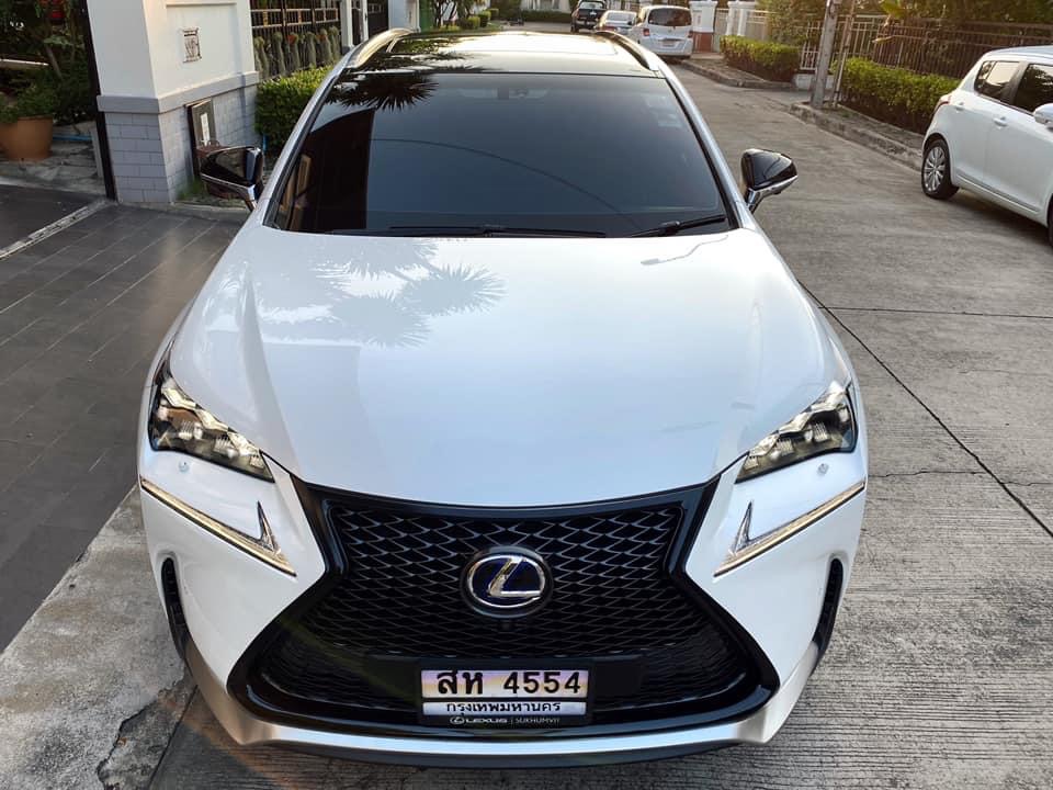 Lexus NX ปี 2015 สีขาว