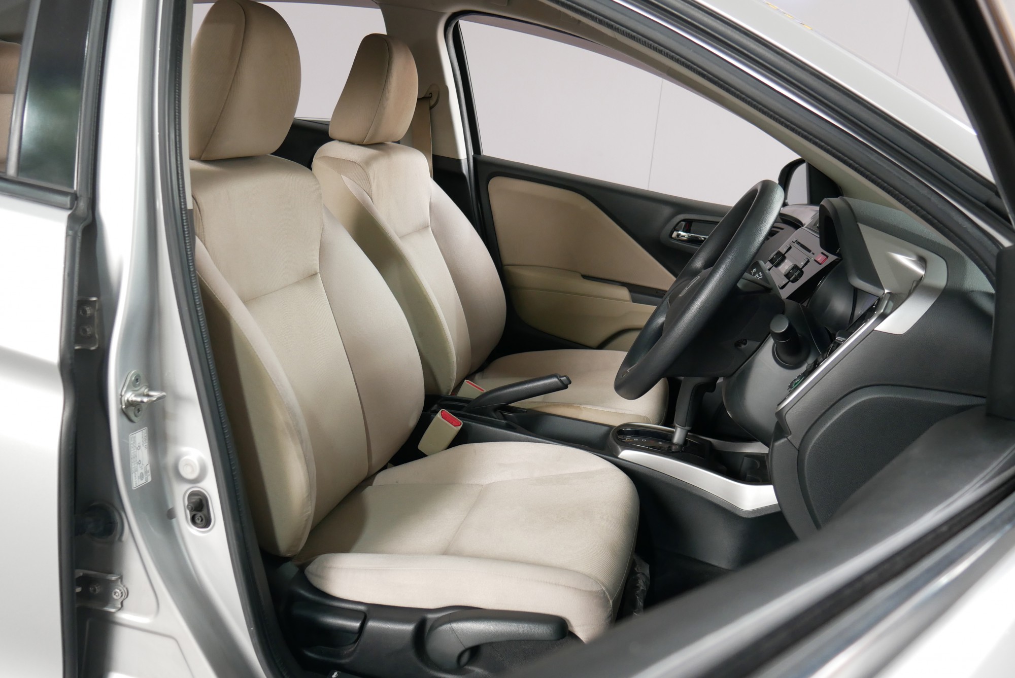 Honda City ปี 2014 สีเทา (รูปที่ 5)