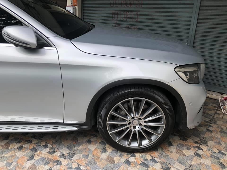 Mercedes-Benz GLC250 AMG ปี 2019 สีเทา (รูปที่ 6)
